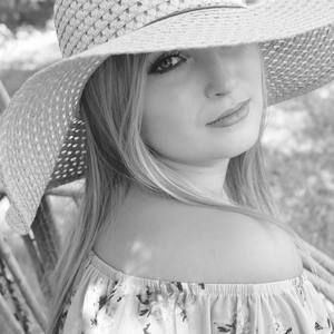 Meet your Posher, Emma